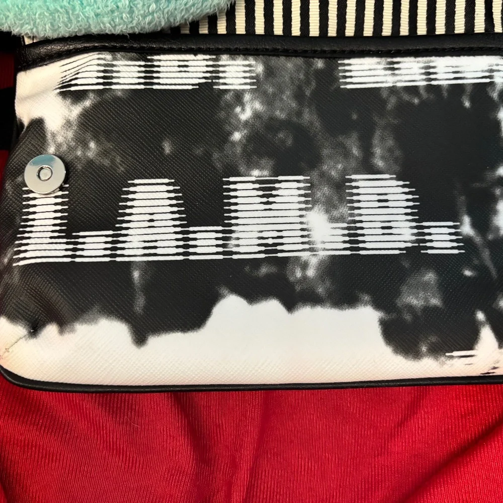 L.A.M.B. LAMB Purse Crossbody - Picture 2 of 12